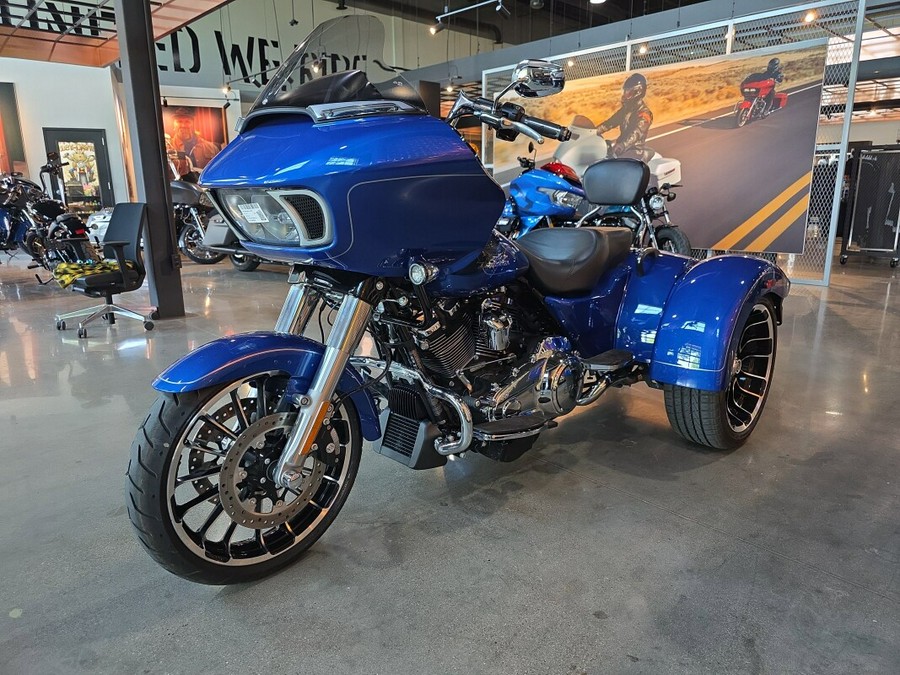 FLTRT 2025 Road Glide® 3