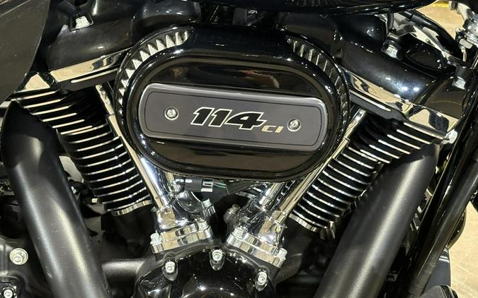 2022 Harley-Davidson® Street Glide® Special Midnight Crimson/Vivid Black - Black Finish