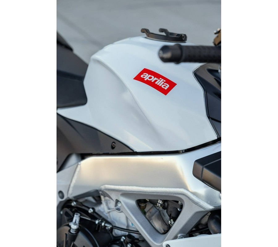 2015 Aprilia Tuono V4 R APRC