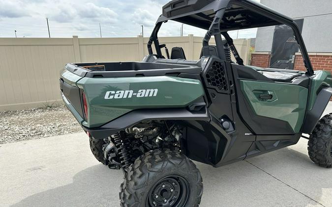 2023 Can-Am Commander DPS 700