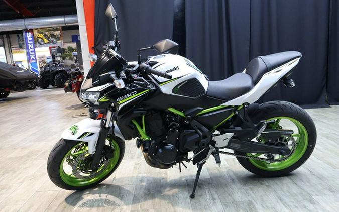 2021 Kawasaki Z650 ABS Pearl Blizzard White/Metallic Spark Black