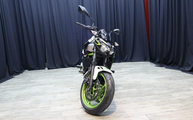 2021 Kawasaki Z650 ABS Pearl Blizzard White/Metallic Spark Black