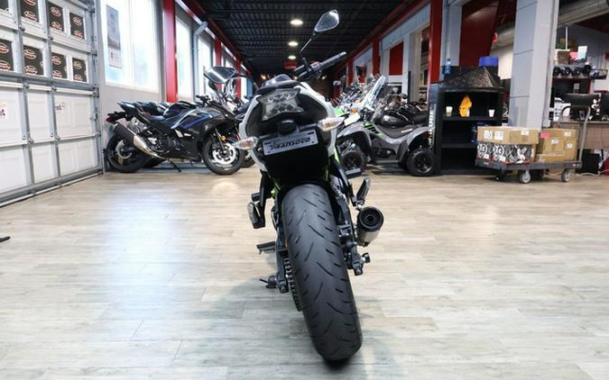 2021 Kawasaki Z650 ABS Pearl Blizzard White/Metallic Spark Black