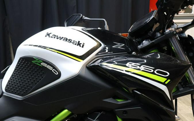 2021 Kawasaki Z650 ABS Pearl Blizzard White/Metallic Spark Black