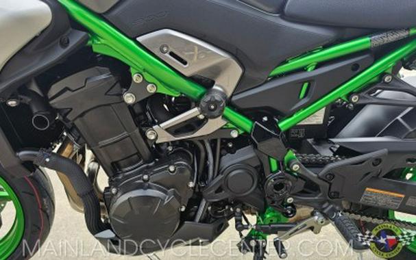 2026 Kawasaki Z900 SE ABS