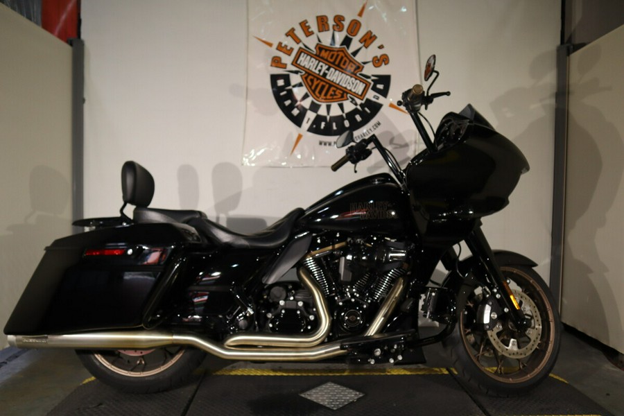 2022 Harley-Davidson Road Glide ST Vivid Black