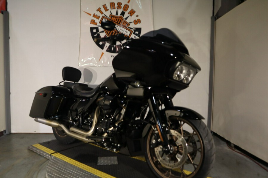 2022 Harley-Davidson Road Glide ST Vivid Black