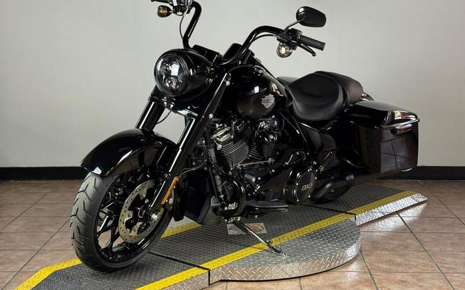 2025 Harley-Davidson® FLHRXS - Road King® Special