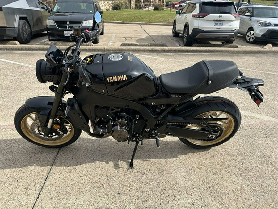 2025 Yamaha XSR 900