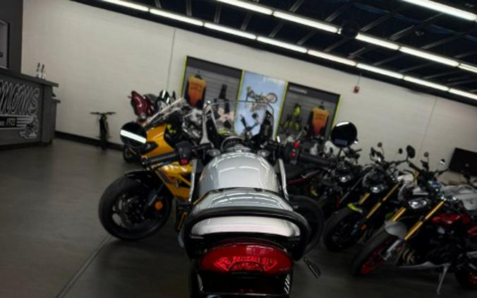 2026 Triumph Thruxton 400