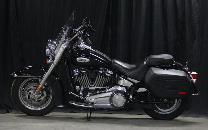 2021 Harley-Davidson® FLHC - Heritage Classic