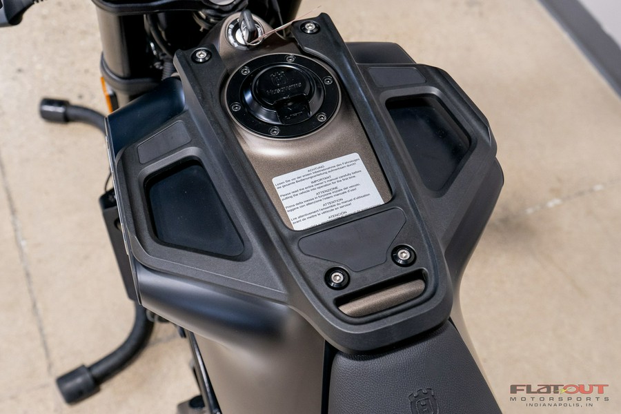 2023 SVARTPILEN 401 (SWEDISH for BLACK ARROW) - Husqvarna Motorcycles