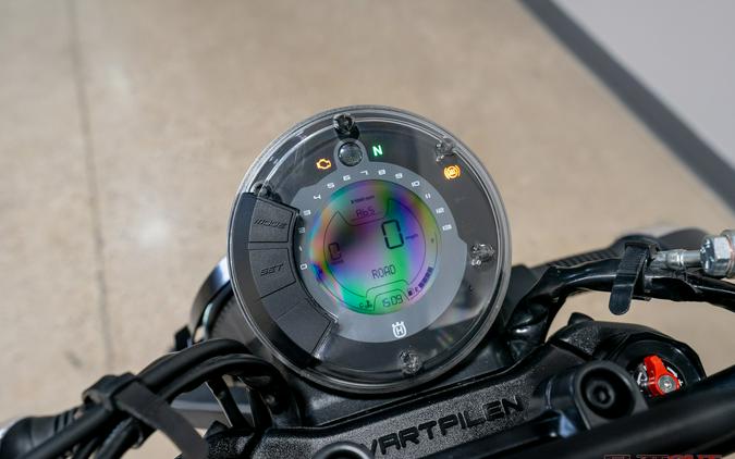 2023 SVARTPILEN 401 (SWEDISH for BLACK ARROW) - Husqvarna Motorcycles