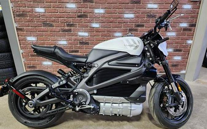 2021 LiveWire One Review [27 Fast Facts – Electric Motorcycle]