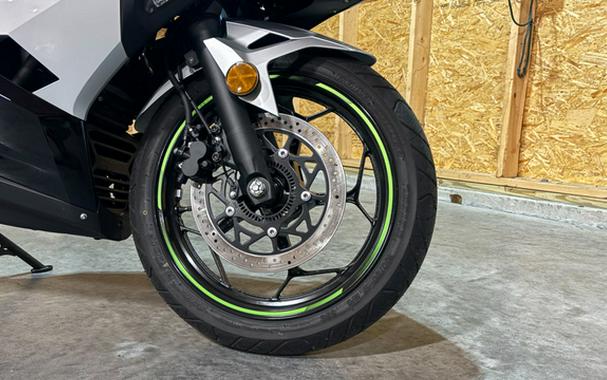 2024 Kawasaki NINJA E-1 ABS
