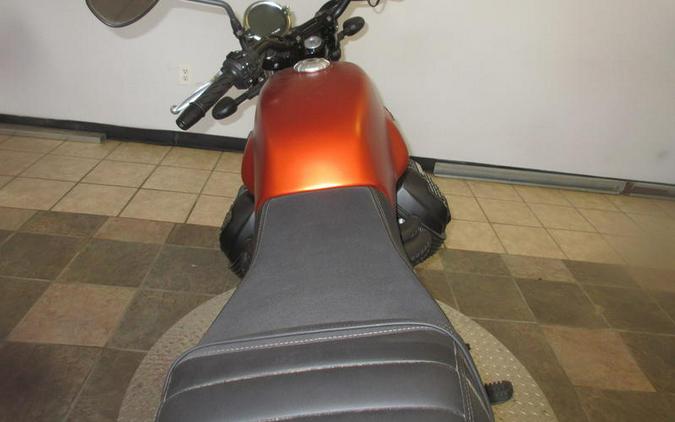 2022 Moto Guzzi V7 Stone E5