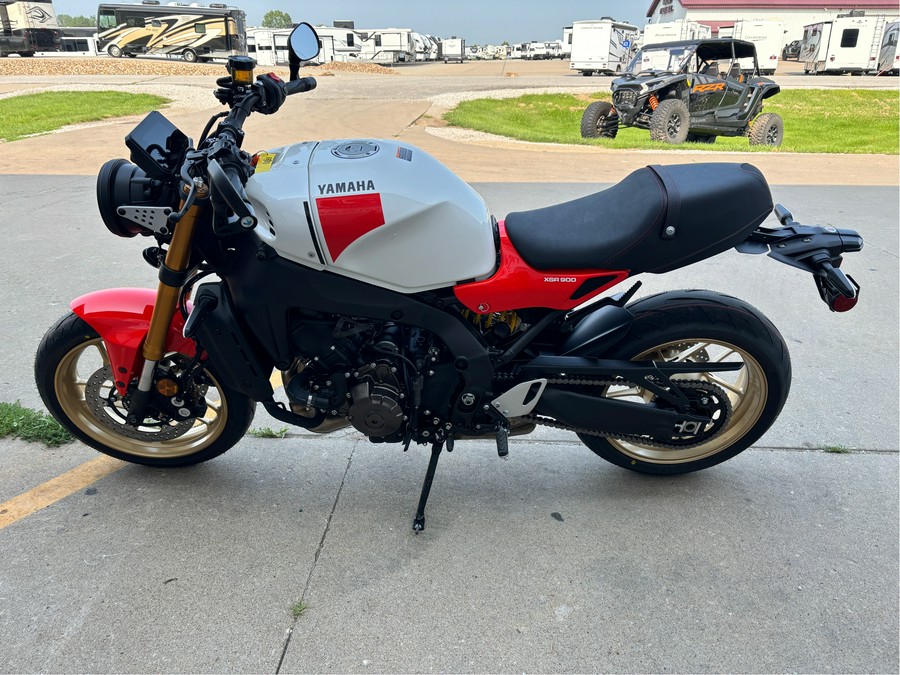 2025 Yamaha XSR900