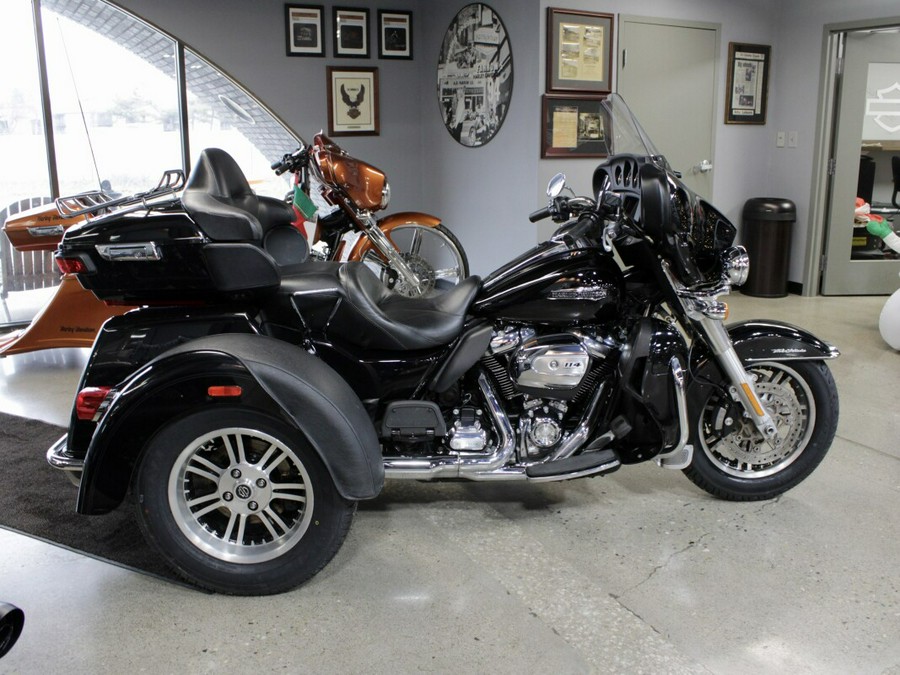 Used 2021 Harley-Davidson Tri Glide Ultra FLHTCUTG Trike For Sale In Columbus, OH