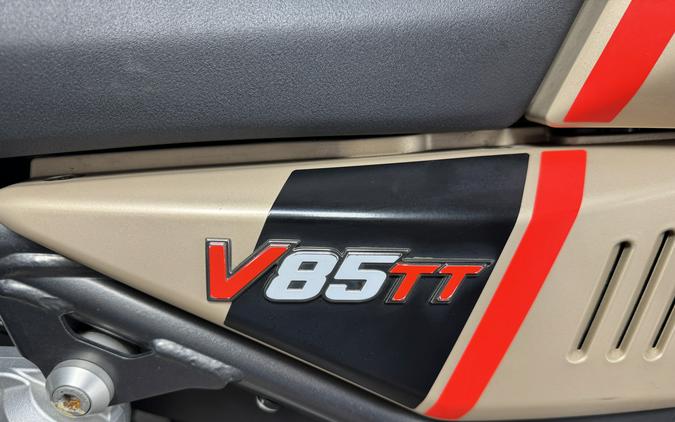 2021 Moto Guzzi V85 TT Travel 850 - 000099