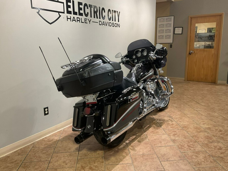 2006 Cvo Ultra Classic Electra Glide Crimson/Charcoal FLHTCUSE