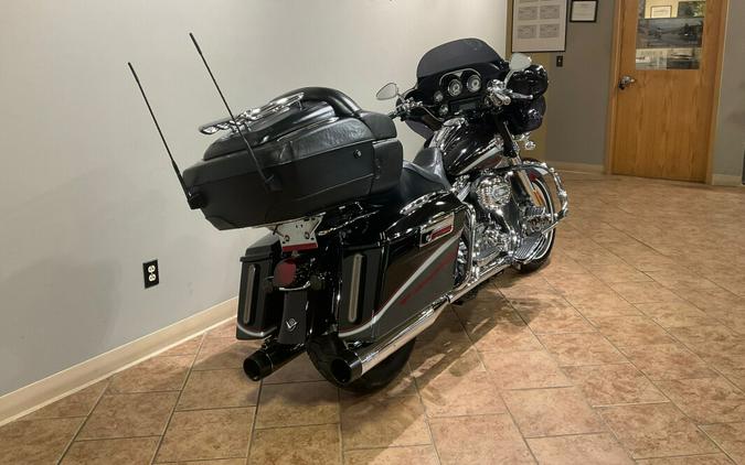 2006 Cvo Ultra Classic Electra Glide Crimson/Charcoal FLHTCUSE