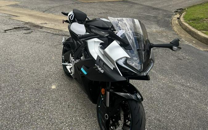 2025 CFMOTO 675SS