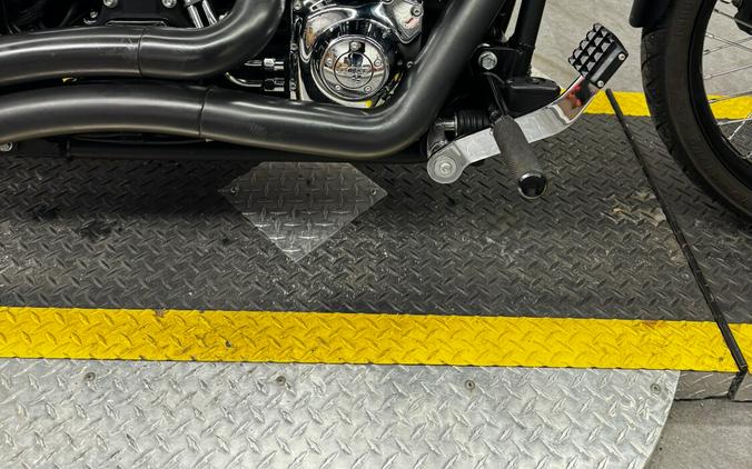 2013 FXS Blackline®