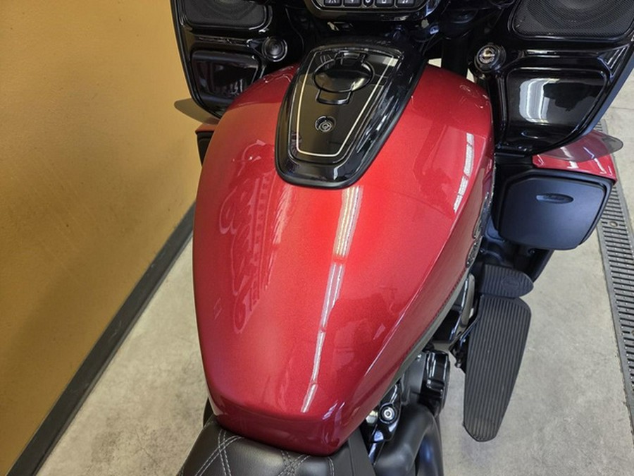 2022 Indian Pursuit Dark Horse With Premium Package Ruby MetallicBlack