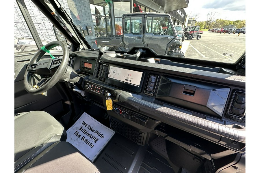 2026 DEFENDER LIMITED CAB HD11 - Can-Am