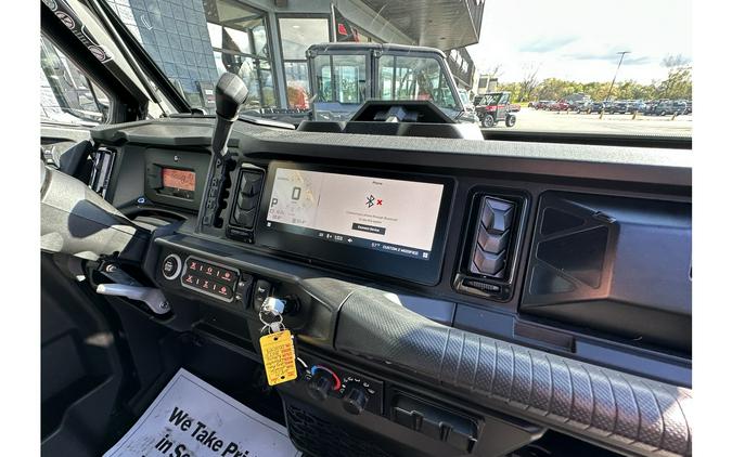 2026 DEFENDER LIMITED CAB HD11 - Can-Am