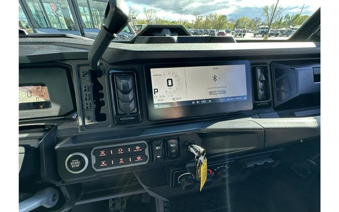 2026 DEFENDER LIMITED CAB HD11 - Can-Am
