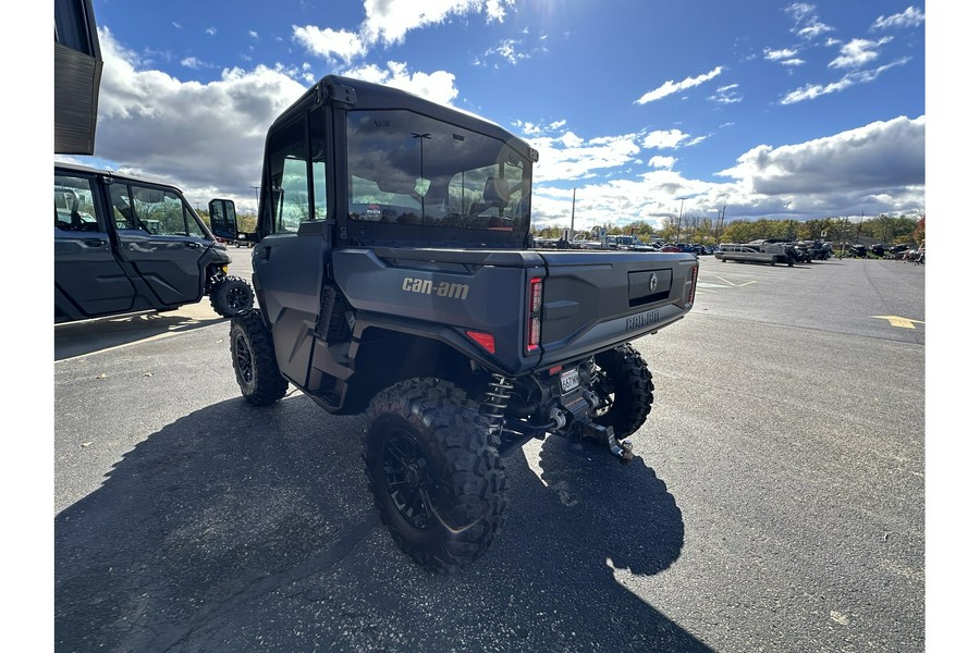 2026 DEFENDER LIMITED CAB HD11 - Can-Am