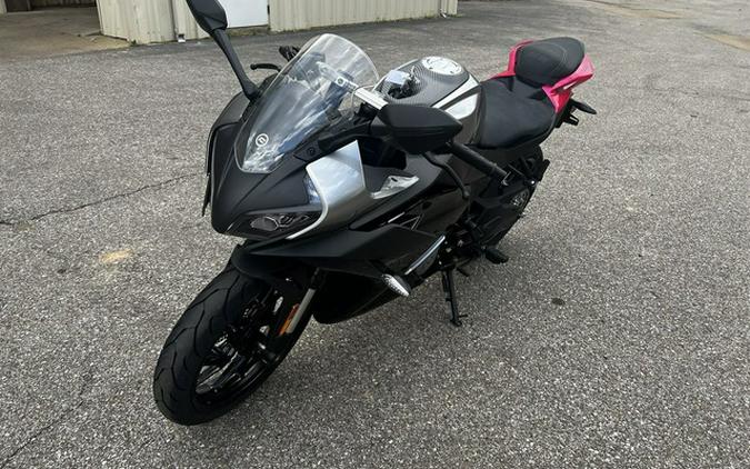 2025 CFMOTO 300SS