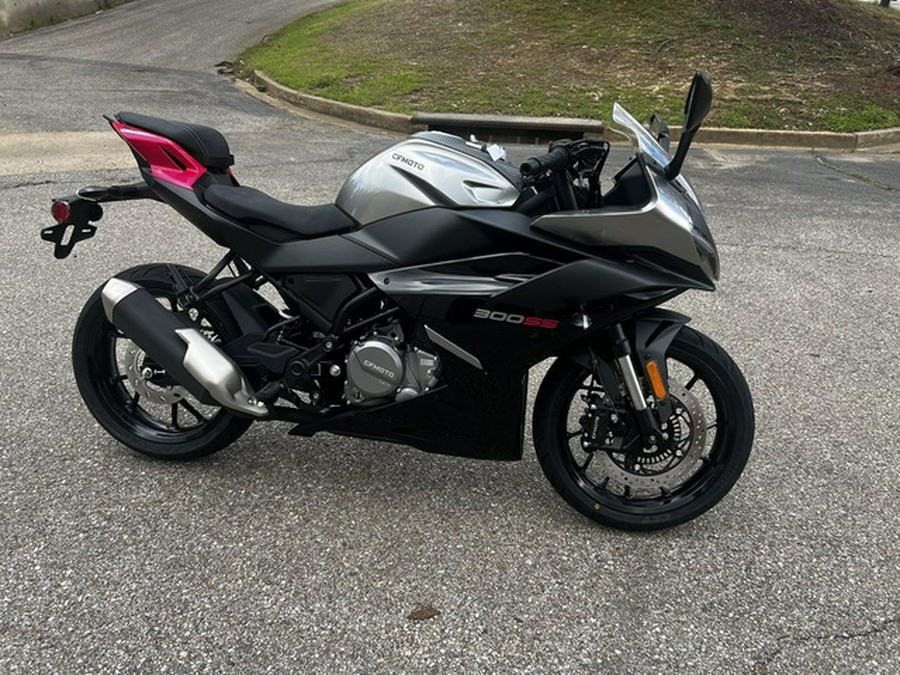 2025 CFMOTO 300SS