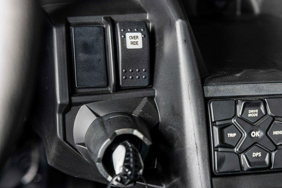 2026 Can-Am Maverick X3 X rs Turbo RR Triple Black_7.6 in.