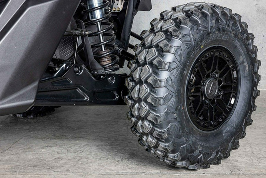 2026 Can-Am Maverick X3 X rs Turbo RR Triple Black_7.6 in.