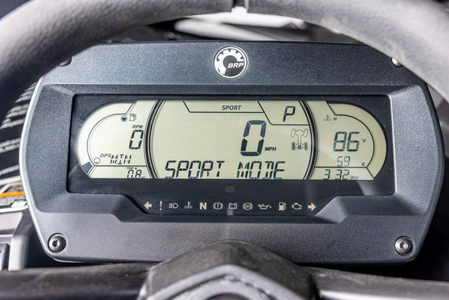 2026 Can-Am Maverick X3 X rs Turbo RR Triple Black_7.6 in.