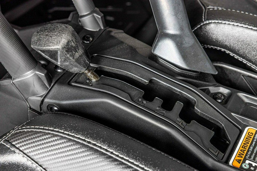 2026 Can-Am Maverick X3 X rs Turbo RR Triple Black_7.6 in.