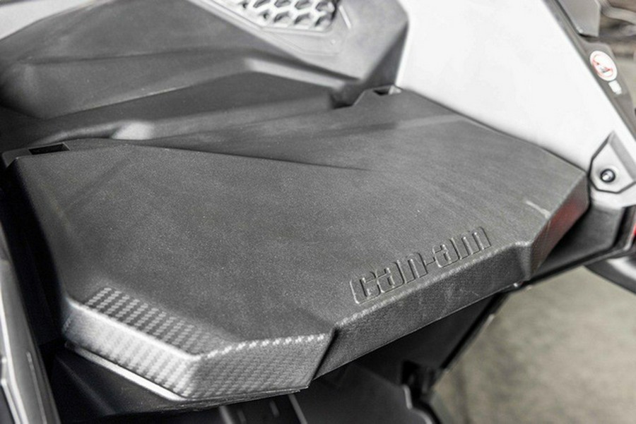 2026 Can-Am Maverick X3 X rs Turbo RR Triple Black_7.6 in.