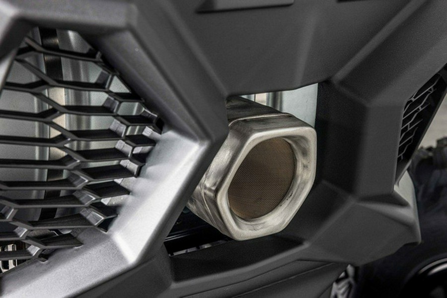 2026 Can-Am Maverick X3 X rs Turbo RR Triple Black_7.6 in.