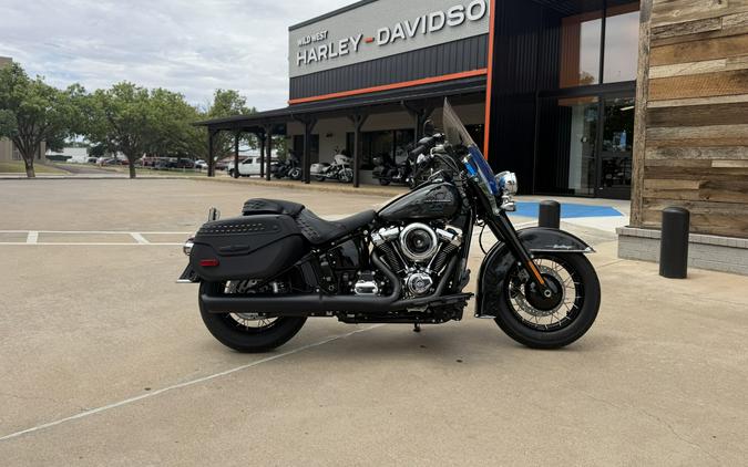 2026 Harley-Davidson® Heritage Classic Midnight Ember w/Laced Wheels