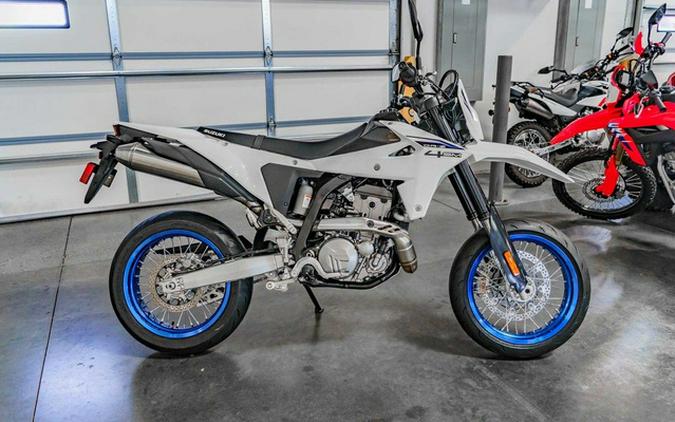 2025 Suzuki DR-Z 4SM