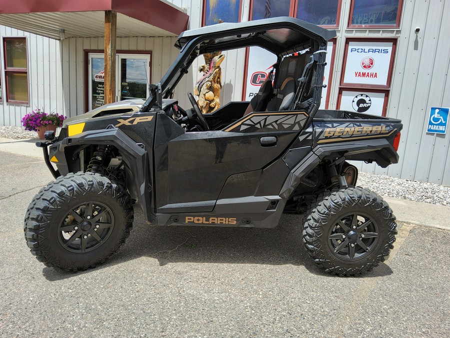 2022 POLARIS GENERAL XP 1000 DELUXE - BLACK CRYSTAL Black Crystal - UU4014