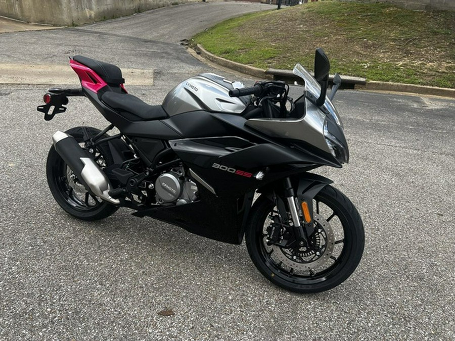 2025 CFMOTO 300SS