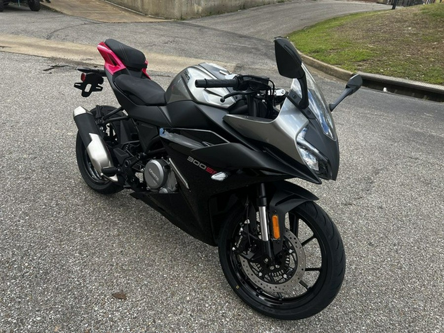 2025 CFMOTO 300SS