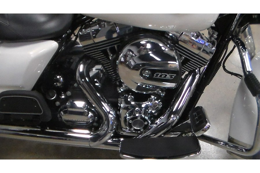 2015 Harley-Davidson® Road King® Base