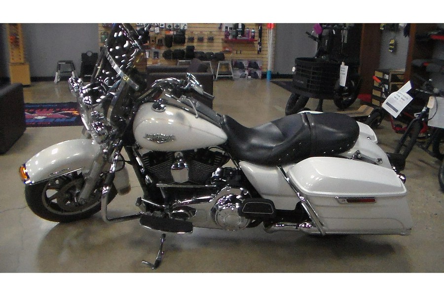 2015 Harley-Davidson® Road King® Base