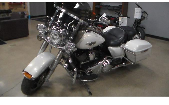 2015 Harley-Davidson® Road King® Base