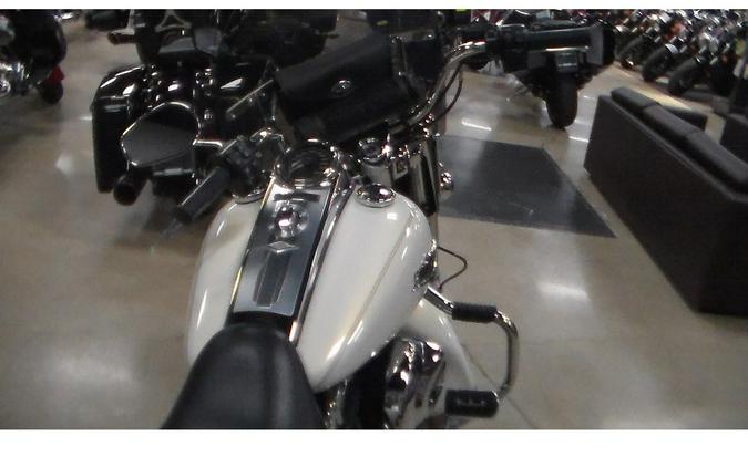 2015 Harley-Davidson® Road King® Base