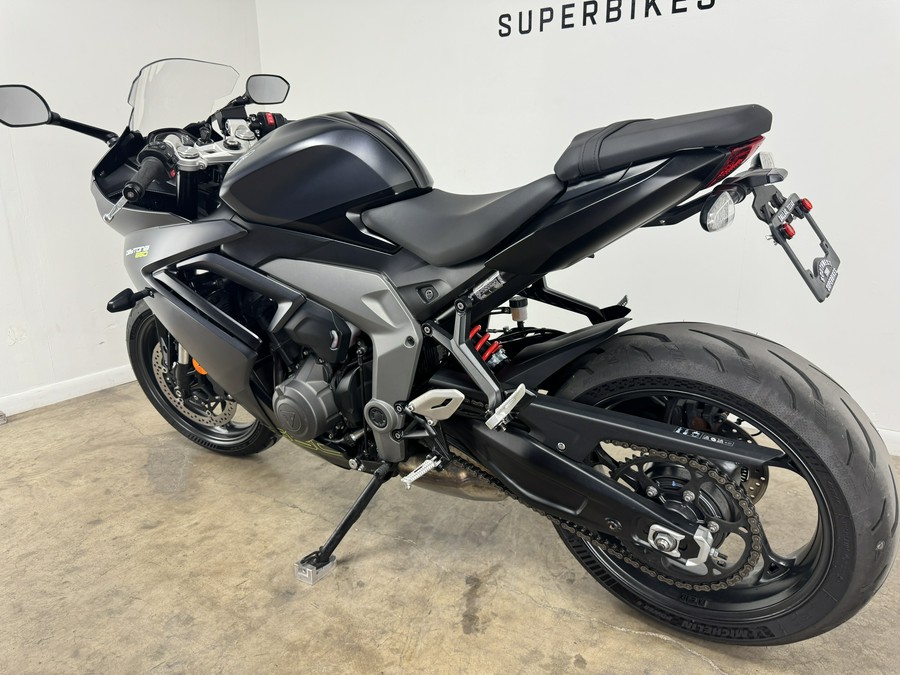 2025 Triumph DAYTONA 660 Satin Granite / Satin Jet Black - BU0096